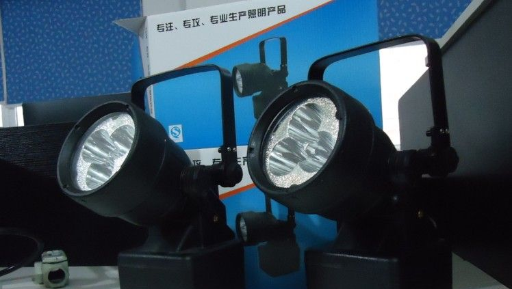供应BF5281轻便多功能强光灯BF5281手提强光工作灯LED3*3