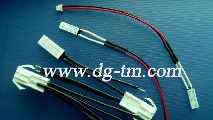 供应BH-TB02B最小体积保护器，变压器温控开关，电加热器具限温器，交流马达和水泵热敏开关