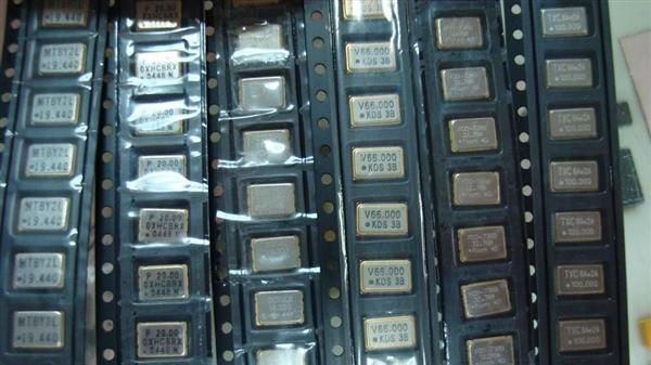 晶体谐振器 石英晶振HC-49U 49S 直插贴片32.768K  40MHZ 25M 30M