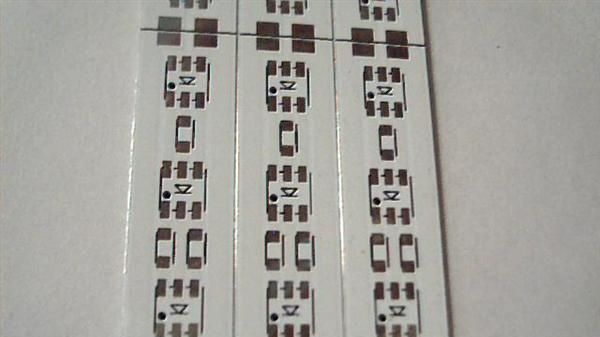 热销硬灯条铝基板，5050一米30灯60灯72灯，12V电压，3.5元一条