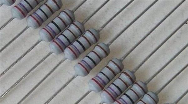 厂家直销金属膜电阻 1/2W  4.7KΩ  ±1%