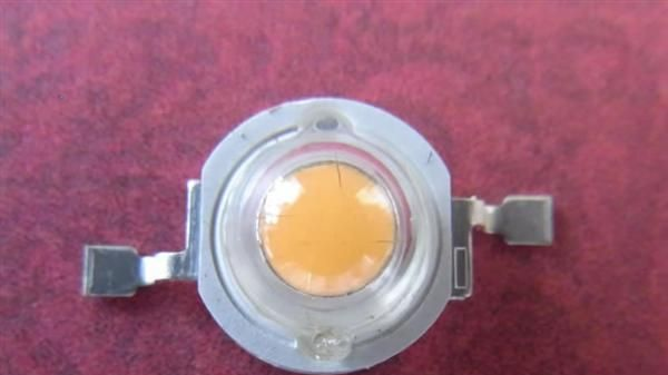 供应1W白光大功率LED灯珠(光斑很好)/晶元35mil