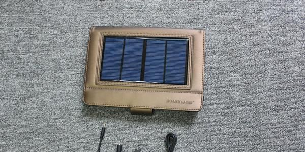 数码产品一机多用&便携方便 太阳能移动环保备 用电源包