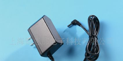 插墙式或桌面式(IC方案 CE UL认证)18V 0.65A电源适配器