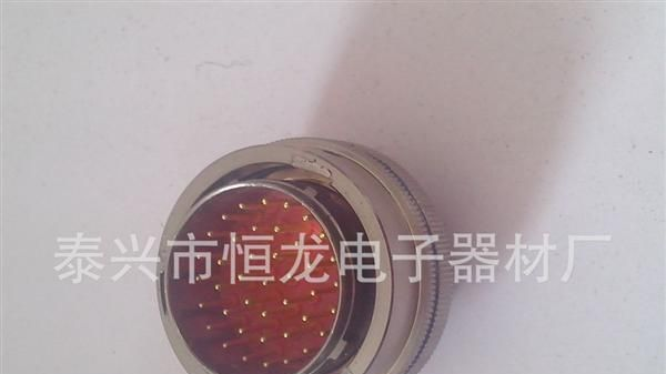 生产 XCE33T40K1P1/Z1P1卡扣式AMP汽车连接器