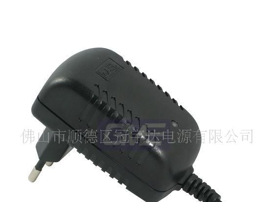 供12.6V1A14.4V1.2AULCCC充电器