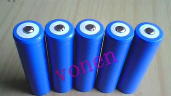 ICR18650锂电池2200MAH尖头盖帽电池