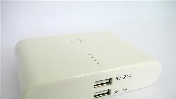 厂家直销 10000mAh双USB输出锂离子电池/移动电源（PB-10000)