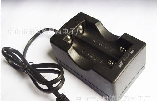 【星盈】供应18650智能双充充电器 双LED指示 (2600)