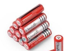 高容量ULTRAFIRE 红神火3000加板锂电池