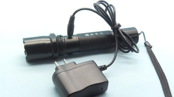 4.2V充电器 4.2V500MA充电器3.6V3.7V充电器转灯DC3.5*1.35