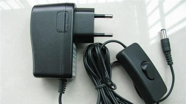 厂家直销12V1A电源适配器，IC方案，质保一年