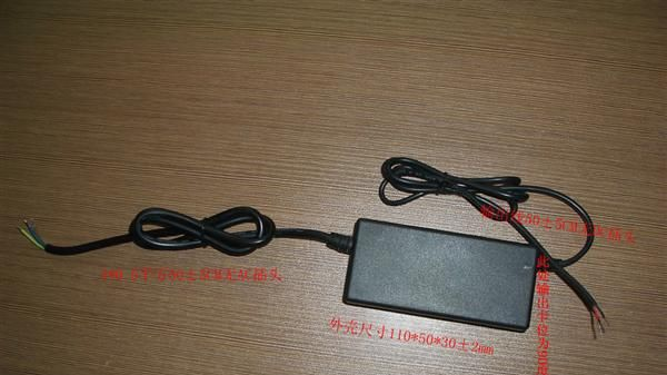 厂家生产14.8V4串磷酸铁锂电池组充电器,自动转灯，2.5-3A充电器