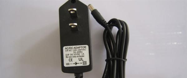 供应按摩器材美规电源9V1A插墙式开关电源适配器直销 CE认证