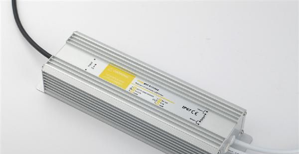 12V100W恒压防水开关电源