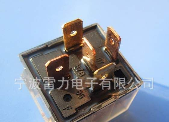 供应超高性价比19 /29系列 汽车通用型透明壳 带LED灯 汽车继电器