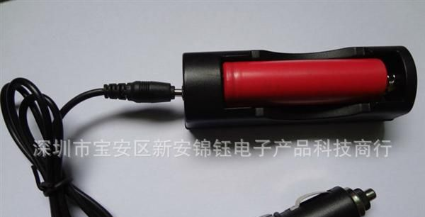 厂价直销UltraFire186503000毫安充电锂电池 3.7V C8 T6深圳手电