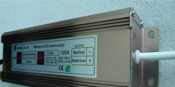 特价供应100W LED投光灯驱动电源，防水电源，集成，隔离，高PFC