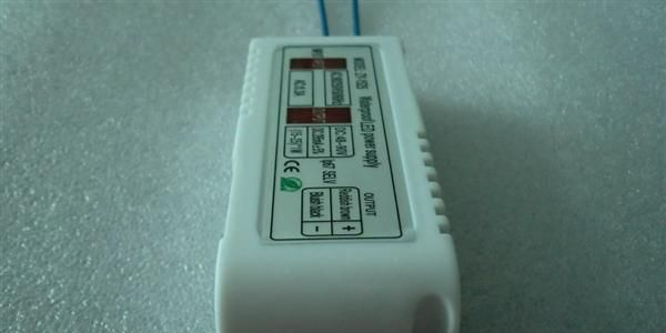 特价供应中溋15-25W，优质LED天花灯驱动电源，高品质驱动！