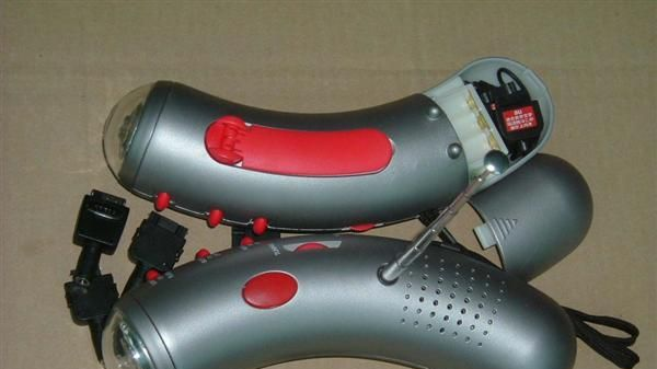 5合1 多功能手摇手电筒 应急报警器带收音机 手摇发电 防灾自救