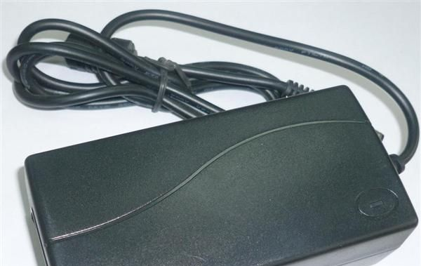 24V 2A/ 48 W，LED灯条（桌面式）大功率开关电源