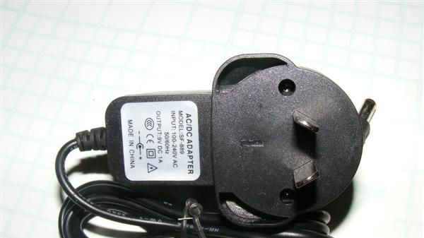 厂家供应高性能9V1A开关电源适配器(IC 22A方案)