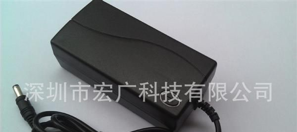 深圳厂家生产60W12V5A 电源适配器
