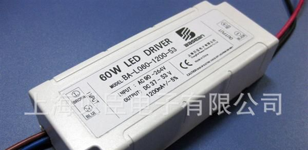 13～15×4W LED 隔离电源，高效率，高PF，过CE