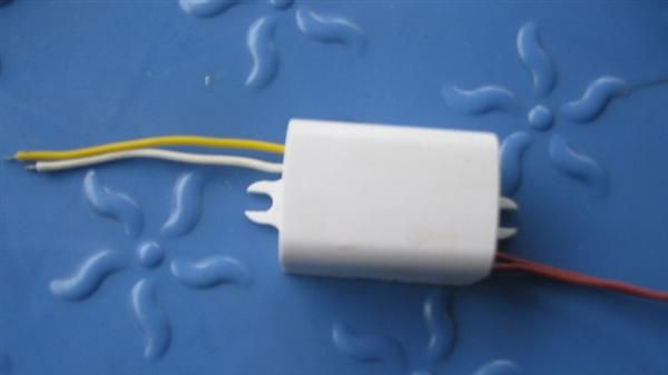 供应3*1W内置    LED驱动电源
