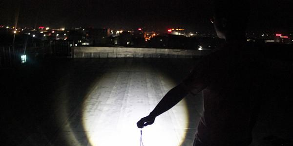 GOREAD C35强光LED充电手电筒 机械旋转变焦电筒 150g