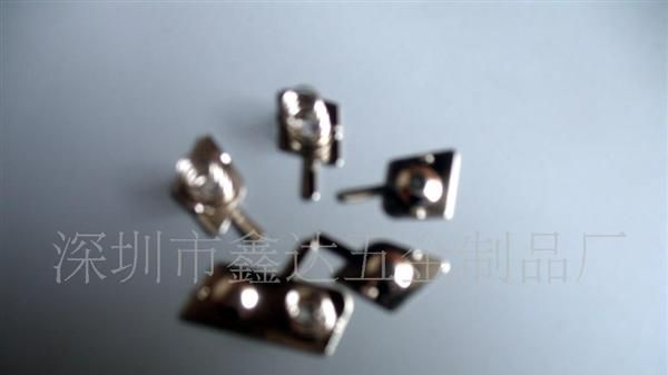 提供优质环保弹簧片 弹片 弹簧 电池片 五金冲压件加工