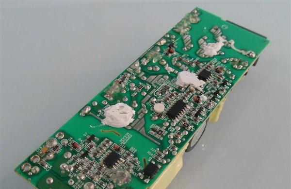 LED平板灯，显器适配器、用相机测试灯幕不会闪动
