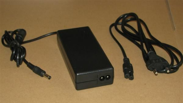 供应24V3A桌面式开关电源 24V3A72W灯条LED电源