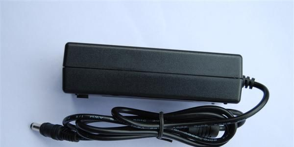 厂家供应-24V3A桌面式欧规电源适配器，72W适配器 品字尾