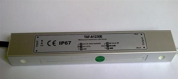 【两年质保】12V2500mA过CE/UL/CCC认证的LED防水驱动电源