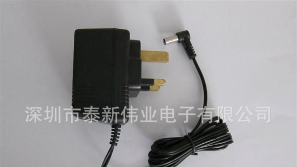 英数码显示屏12V英规插墙式电源