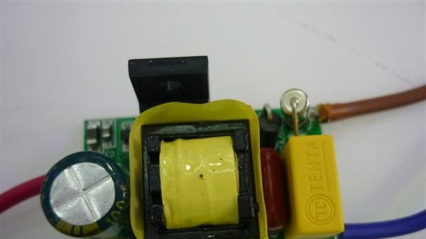 特价促销18-24*1W驱动 PF0.96 LED内置电源 、可做外置筒灯天花灯
