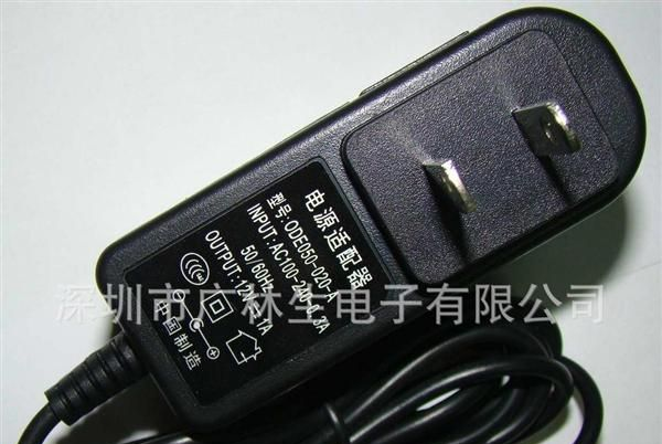 12V1A 12W 美规开关电源 电源适配器CE CCC
