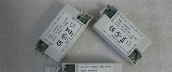 现货供应LED恒流电源 16*1W 16串1并330mA  隔离式LED驱动电源
