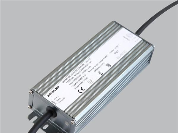 金橡高品质10串8并90W 过安规认证 led防水电源