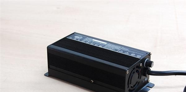 供应 12V20A车载充电器 精密控压控流 有效延长电池使用寿命