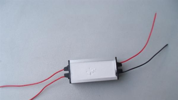 LED太阳能低压电源交直流12/24输入  10串2并，LED电源