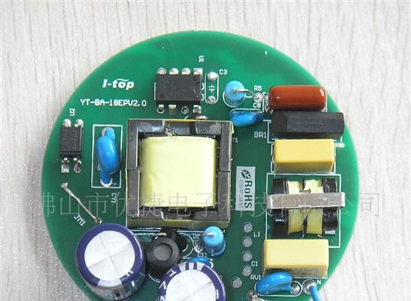 高效、带PFC LED控制器 电源  驱动