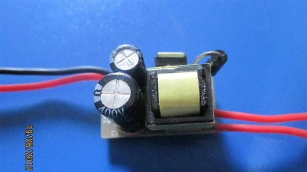 <font color=red>LED电源</font>1*1W，<font color=red>L