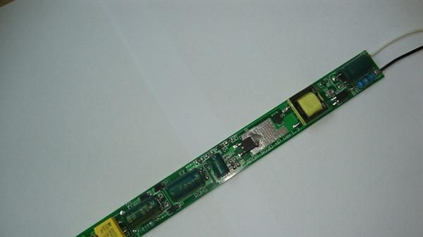供应T8 T10日光灯驱动<font color=red>电源</font> 9-18W 高功率因素