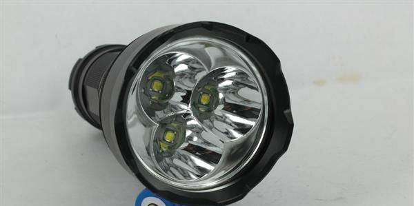 LED  3XCREE XML-T6 12*3W户外专用手电 3X18650 五档记忆光模...