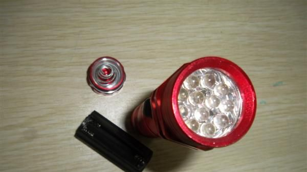 厂家热销铝合金手电筒 9LED白光手电筒 12LED电筒 照明电筒