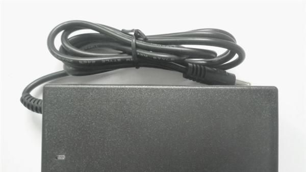 生产供应12V3A 36W桌面式<font color=red>电源</font>适配器