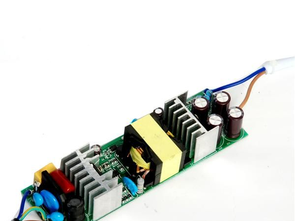 （厂家定制）112W高功率因数集成投光灯专用质保两年<font color=red>LED电源<