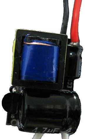 高寿命、全电压、小尺寸<font color=red>LED电源</font>3X2-3W